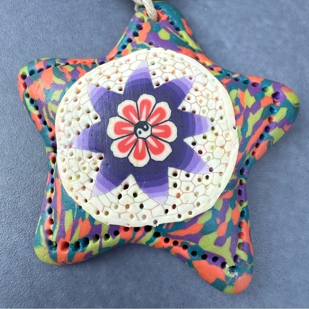 Colorful Star Pendant Necklace - Picture 5 of 16